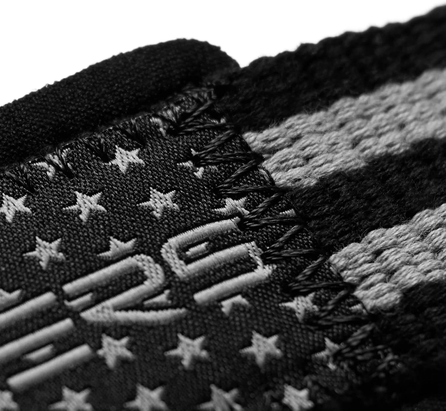 Lifting Wrist Straps for Weightlifting, Bodybuilding, Powerlifting, Strength Training, & Deadlifts - Padded Neoprene with 18 Inch Cotton
